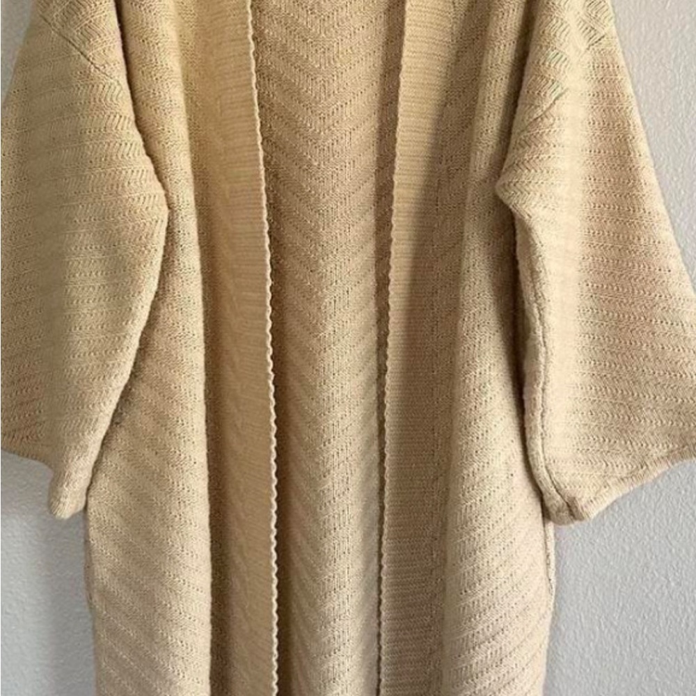 Elegant Cream Knit Sweate  forever 21